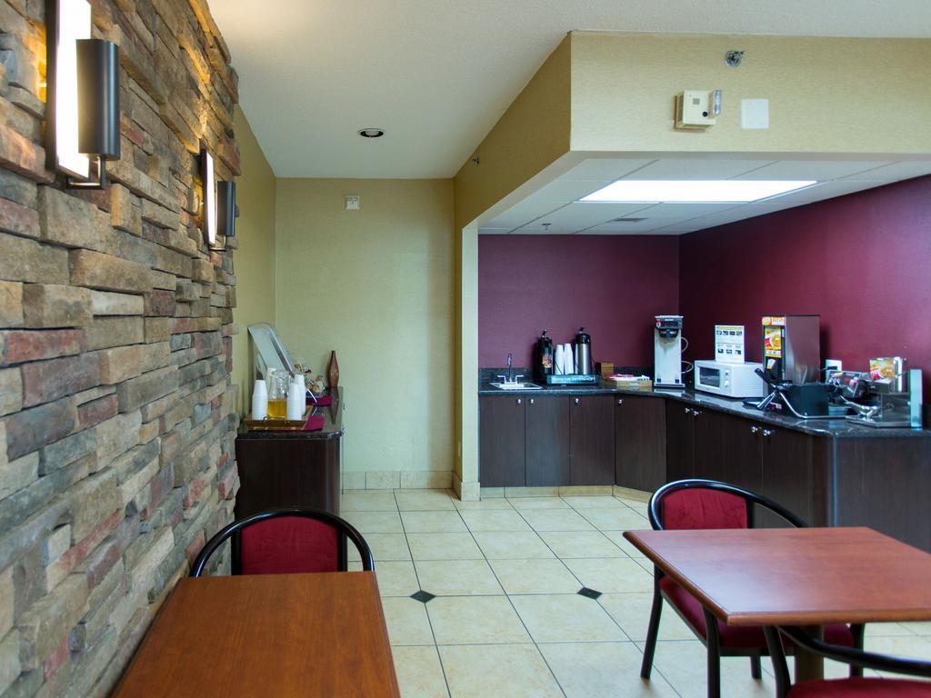 Travelodge By Wyndham Romulus Detroit Airport Exterior foto