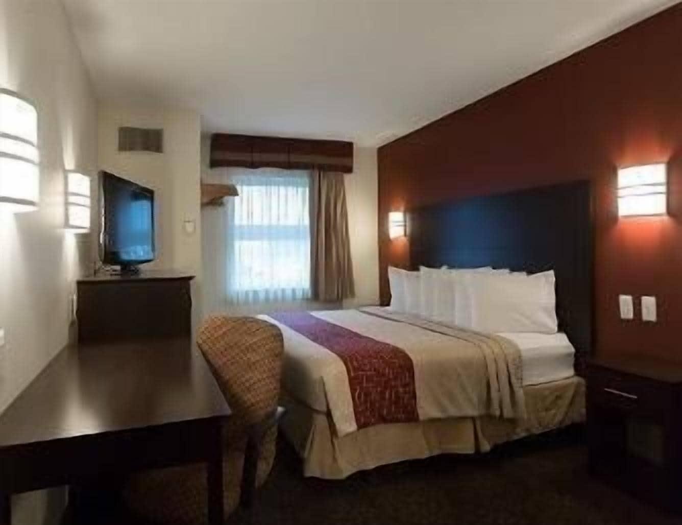 Travelodge By Wyndham Romulus Detroit Airport Exterior foto