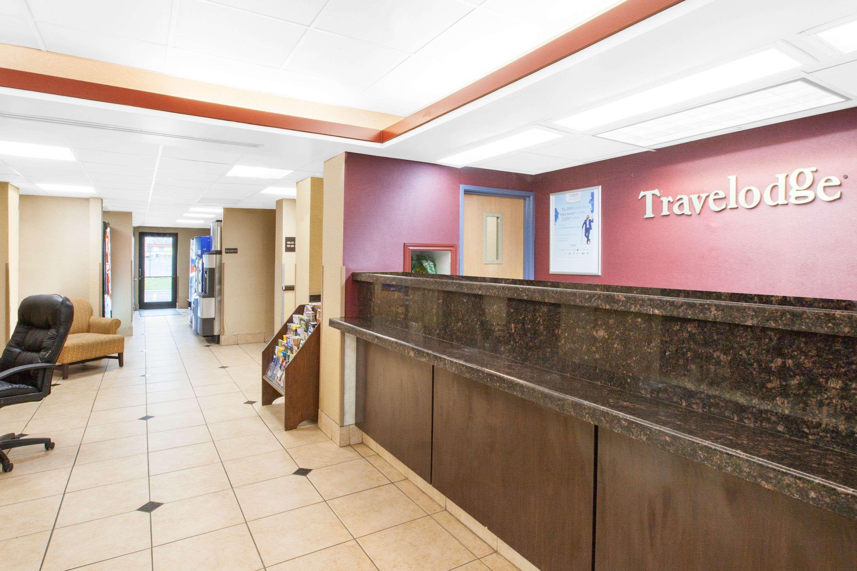 Travelodge By Wyndham Romulus Detroit Airport Exterior foto